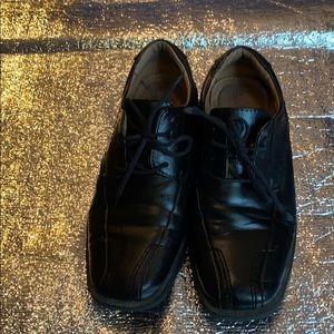 Men’s dress shoes